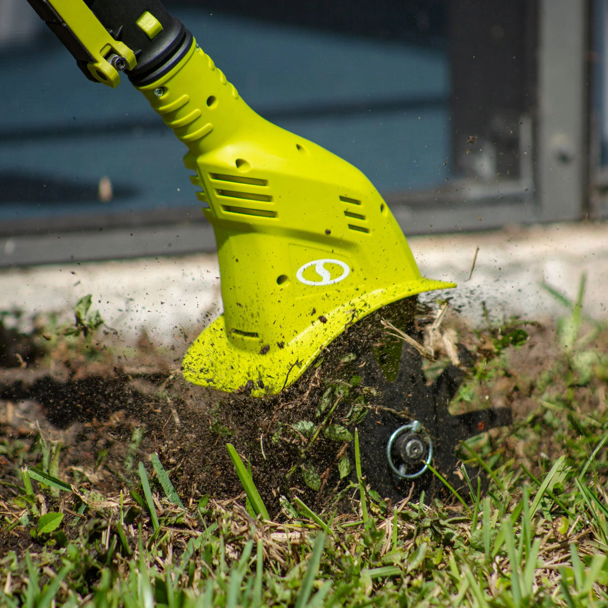 Cordless Telescoping Garden Tiller + Cultivator T877018