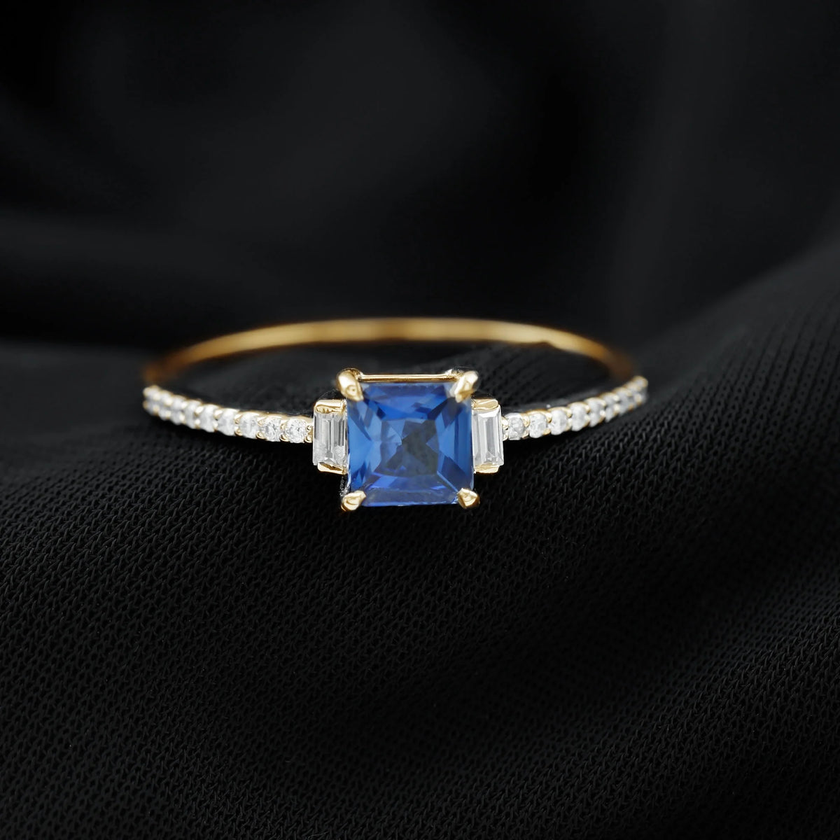 14K Yellow Gold Princess Cut Blue Sapphire Ring with Diamond Side Stones T999