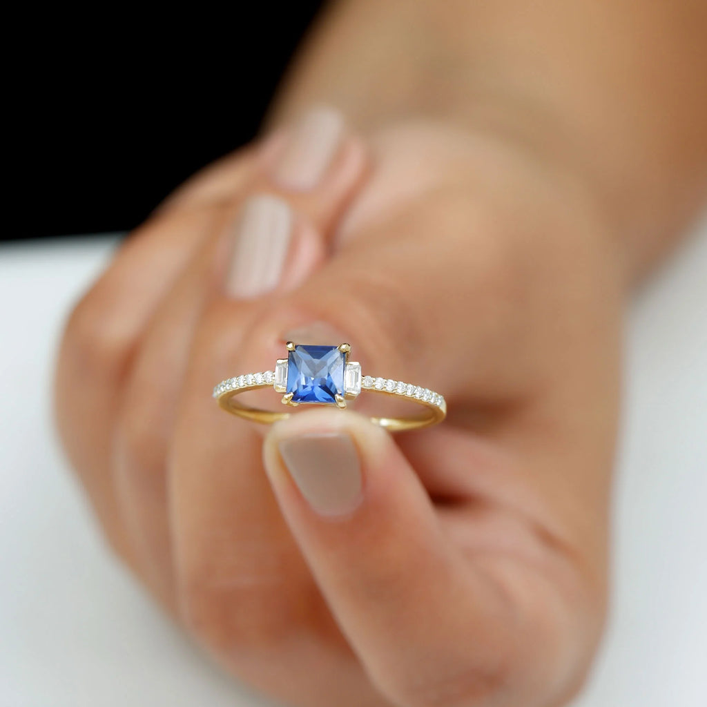 14K Yellow Gold Princess Cut Blue Sapphire Ring with Diamond Side Stones T999