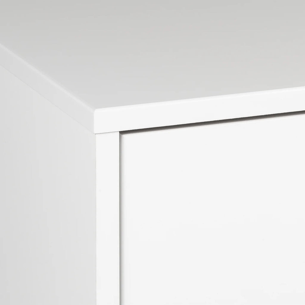 White 4-Drawer Dresser B8561