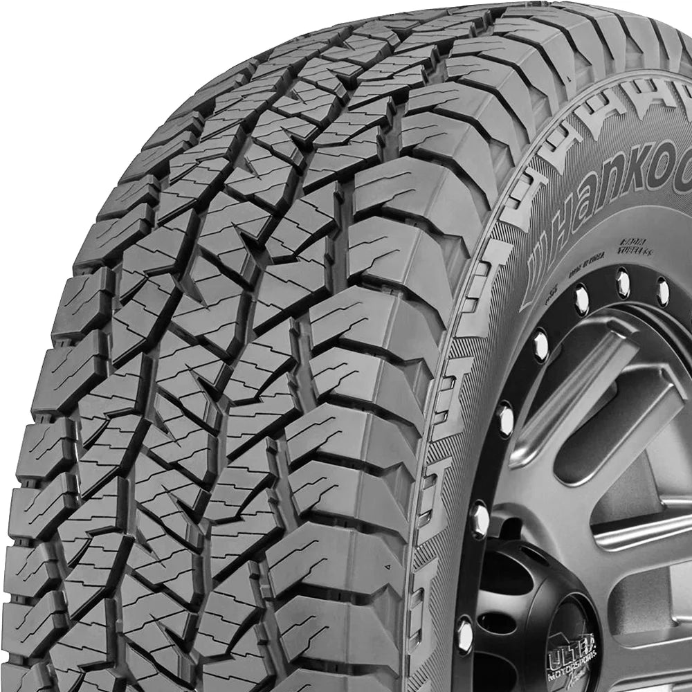 255/70R18 113T Tire C4878